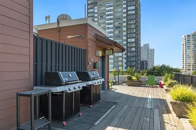 425 Vine St #721, Seattle, WA 98121 - Photo 17