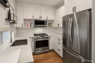 9553 Ashworth Ave N, Seattle, WA 98103 - Photo 7