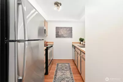 530 Melrose Avenue E #605, Seattle, WA 98102 - Photo 7