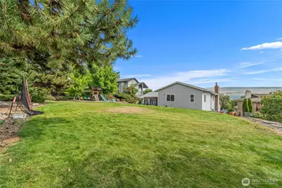 1920 Emerald Place, Wenatchee, WA 98801 - Photo 39