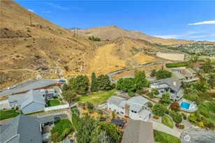 1920 Emerald Pl, Wenatchee, WA 98801 - Photo 3