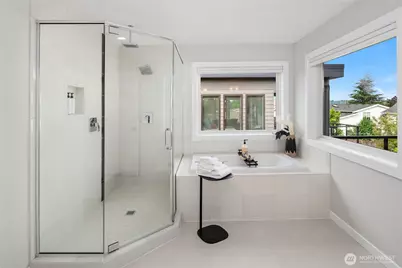 635 17th Avenue W, Kirkland, WA 98033 - Photo 23