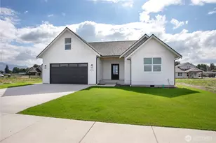321 W 4th St, Everson, WA 98247 - Photo 1