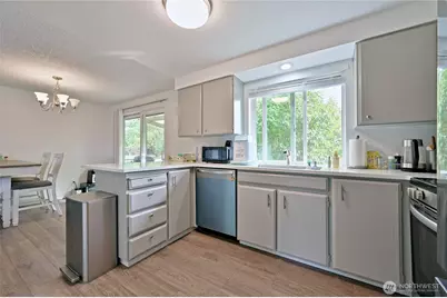 1012 E Laurel Street, Kent, WA 98030 - Photo 7