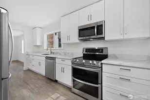 3023 SW Charlestown St, Seattle, WA 98126 - Photo 3