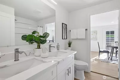 9812 59th Avenue S, Seattle, WA 98118 - Photo 11