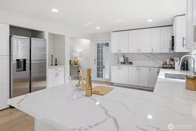 9812 59th Avenue S, Seattle, WA 98118 - Photo 5