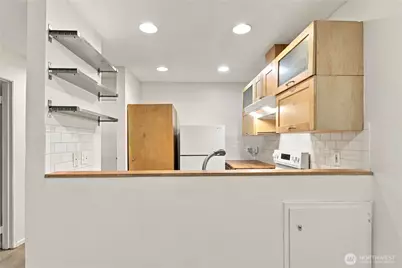 211 Summit Avenue E #108, Seattle, WA 98102 - Photo 13