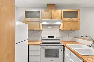 211 Summit Ave E, Seattle, WA 98102 - Photo 11