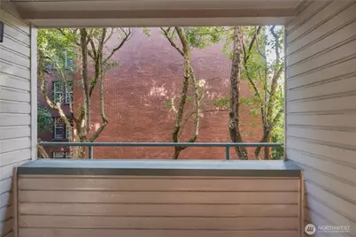 211 Summit Avenue E #108, Seattle, WA 98102 - Photo 19