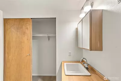 211 Summit Avenue E #108, Seattle, WA 98102 - Photo 15