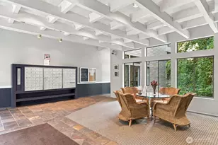 211 Summit Ave E, Seattle, WA 98102 - Photo 3