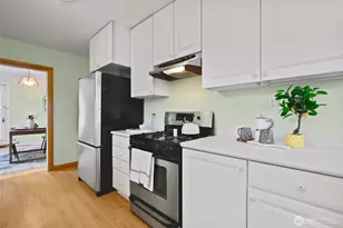 7710 Bagley Ave N, Seattle, WA 98103 - Photo 13