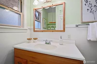 7710 Bagley Avenue N, Seattle, WA 98103 - Photo 17