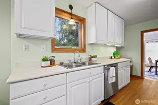 7710 Bagley Ave N, Seattle, WA 98103 - Photo 11