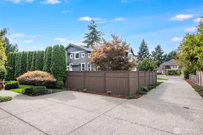 3240 112th Avenue SE, Bellevue, WA 98004 - Photo 39