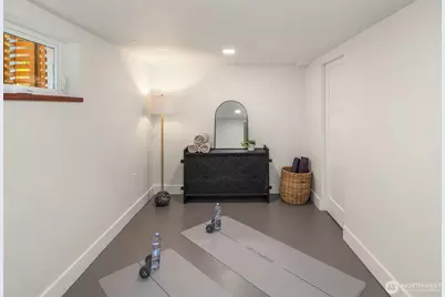 3915 Sunnyside Avenue N, Seattle, WA 98103 - Photo 25