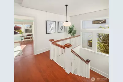 3915 Sunnyside Avenue N, Seattle, WA 98103 - Photo 13