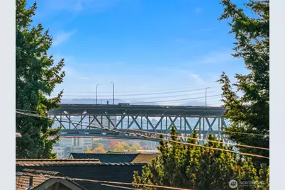 3915 Sunnyside Avenue N, Seattle, WA 98103 - Photo 15