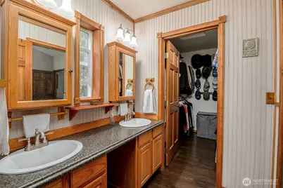 34028 48th Avenue E, Eatonville, WA 98328 - Photo 17