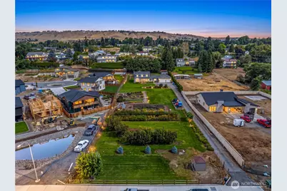2403 NW Columbia Avenue, East Wenatchee, WA 98802 - Photo 1