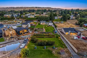 2403 NW Columbia Ave, East Wenatchee, WA 98802 - Photo 1