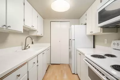 12021 100th Avenue NE #C3, Kirkland, WA 98034 - Photo 13