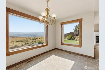 2304 Canyon Hills Drive, East Wenatchee, WA 98802 - Photo 11