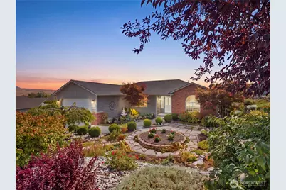 2304 Canyon Hills Drive, East Wenatchee, WA 98802 - Photo 1