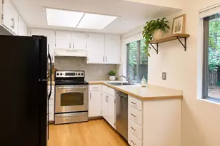 14037 108th Ave NE, Kirkland, WA 98034 - Photo 5