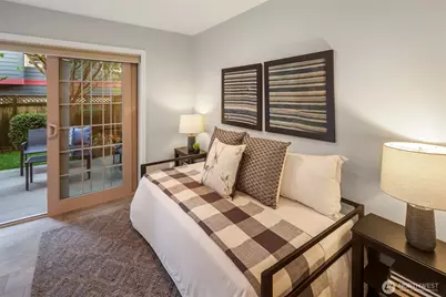 2112 Warren Avenue N #B, Seattle, WA 98109 - Photo 5
