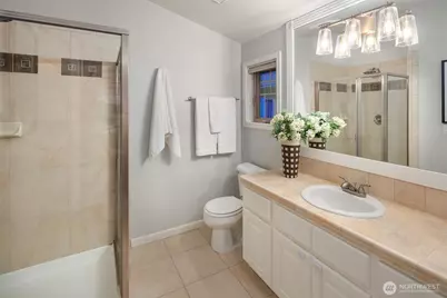 2112 Warren Avenue N #B, Seattle, WA 98109 - Photo 7