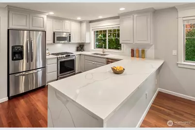 2112 Warren Avenue N #B, Seattle, WA 98109 - Photo 15