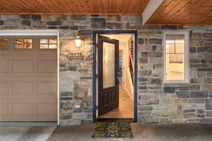 2112 Warren Ave N, Seattle, WA 98109 - Photo 3