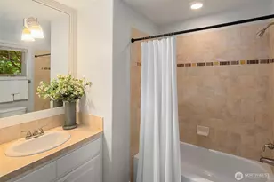 2112 Warren Ave N, Seattle, WA 98109 - Photo 25