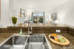 133 Queen Anne Ave N, Seattle, WA 98109 - Photo 9