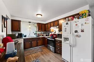 901 Melody Ln, Enumclaw, WA 98022 - Photo 9