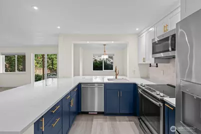 9910 NE 137th Street #C111, Kirkland, WA 98034 - Photo 3