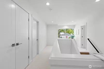 12751 37th Avenue NE, Seattle, WA 98125 - Photo 17