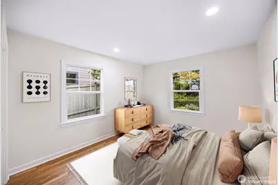 5049 Pullman Avenue NE, Seattle, WA 98105 - Photo 11