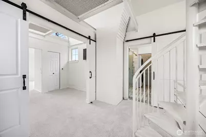 5049 Pullman Avenue NE, Seattle, WA 98105 - Photo 15