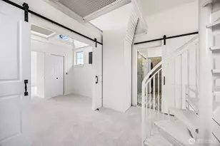 5049 Pullman Ave NE, Seattle, WA 98105 - Photo 15