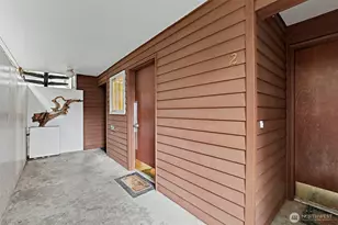315 13th Ave E, Seattle, WA 98102 - Photo 9