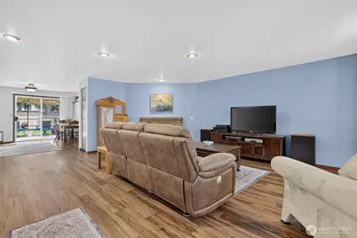 219 S 316th Place, Federal Way, WA 98003 - Photo 3