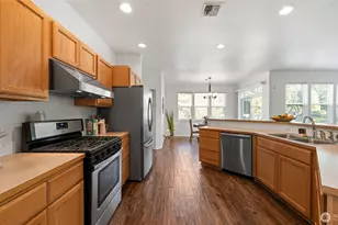 715 SE Heron Dr, College Place, WA 99324 - Photo 13