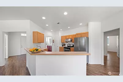 715 SE Heron Drive, College Place, WA 99324 - Photo 9