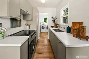 1015 N 40th St, Seattle, WA 98103 - Photo 7