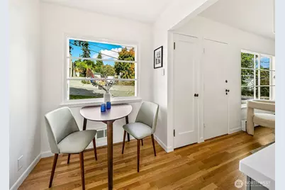1015 N 40th Street, Seattle, WA 98103 - Photo 5