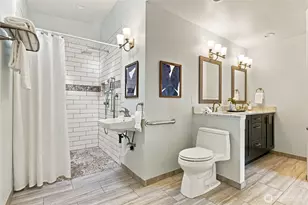 8218 SE 36th St, Mercer Island, WA 98040 - Photo 23