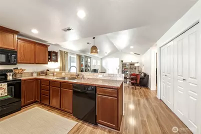 1202 Carver Street, College Place, WA 99324 - Photo 11